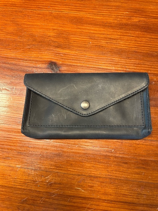 H&D Handbags - Envelope-Style Black Leather Wallet for Women Leather Hide and Drink